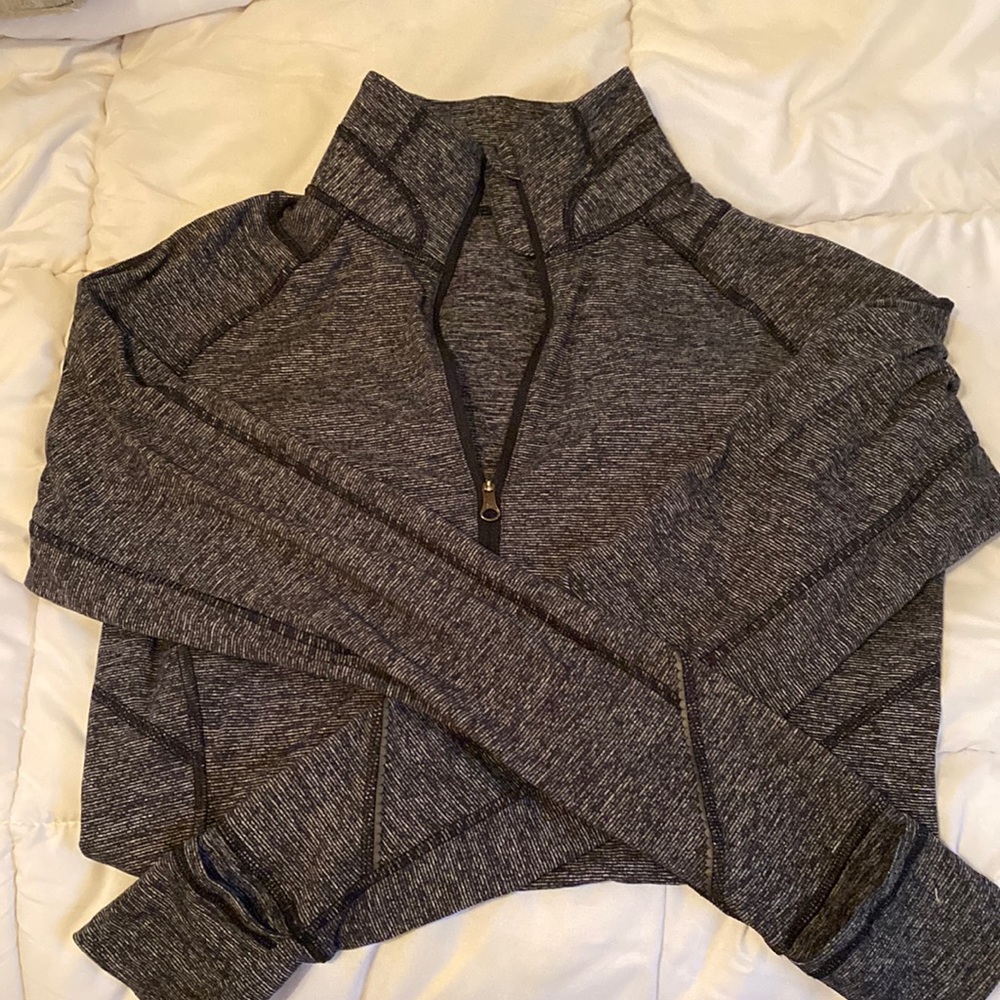 Lululemon long sleeve pullover size M